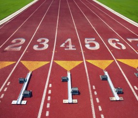 开云体育直播-红土之王的加冕礼，西西帕斯法网险胜温网，统治全场书写新传奇