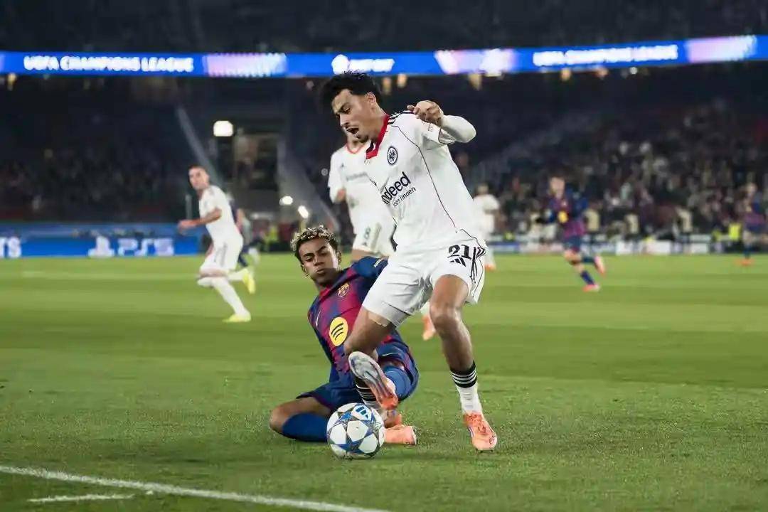 巴萨完胜土耳其，孔德刷新纪录