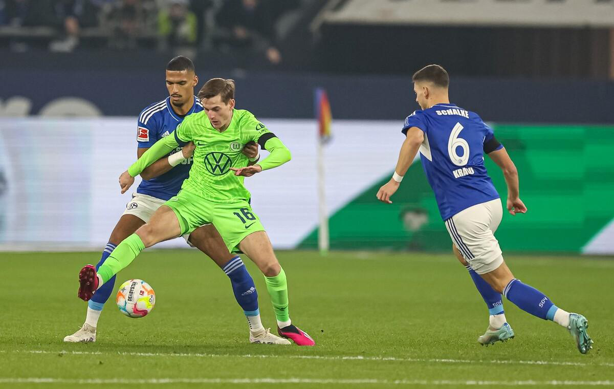 沙尔克遭遇失利，连败局势难改