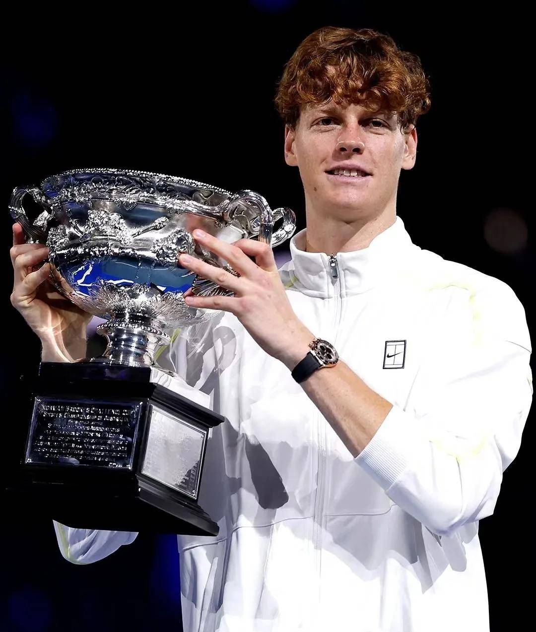 澳大利亚网球队鏖战日本网球队，兹维列夫制霸全场