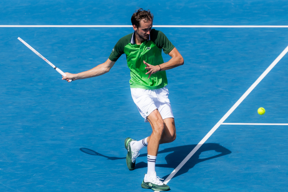 英国网球队横扫澳大利亚网球队，梅德韦杰夫爆发神勇