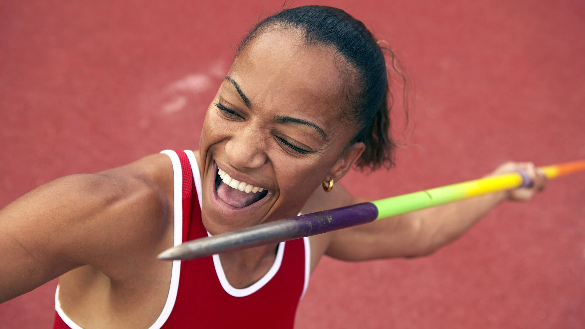 街道狂飙与非洲突围，F1新加坡夜战与南非加纳世预赛的焦点碰撞